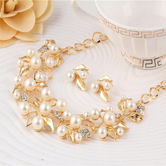 Unique Gold Plated & Pearls Western Necklace - Redfever
